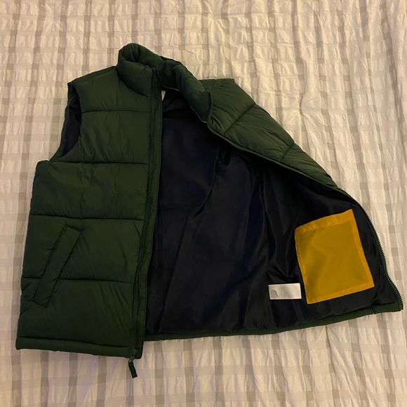 Unisex Old Navy Puffy Jacket - Picture 2 of 3
